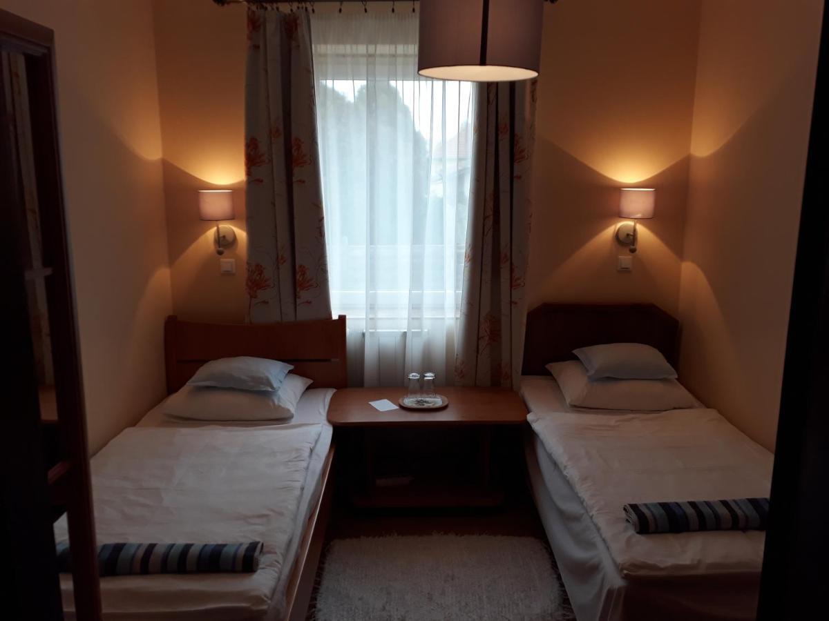 Bed and breakfast Szilvia Panzio Gyomaendrőd Extérieur photo