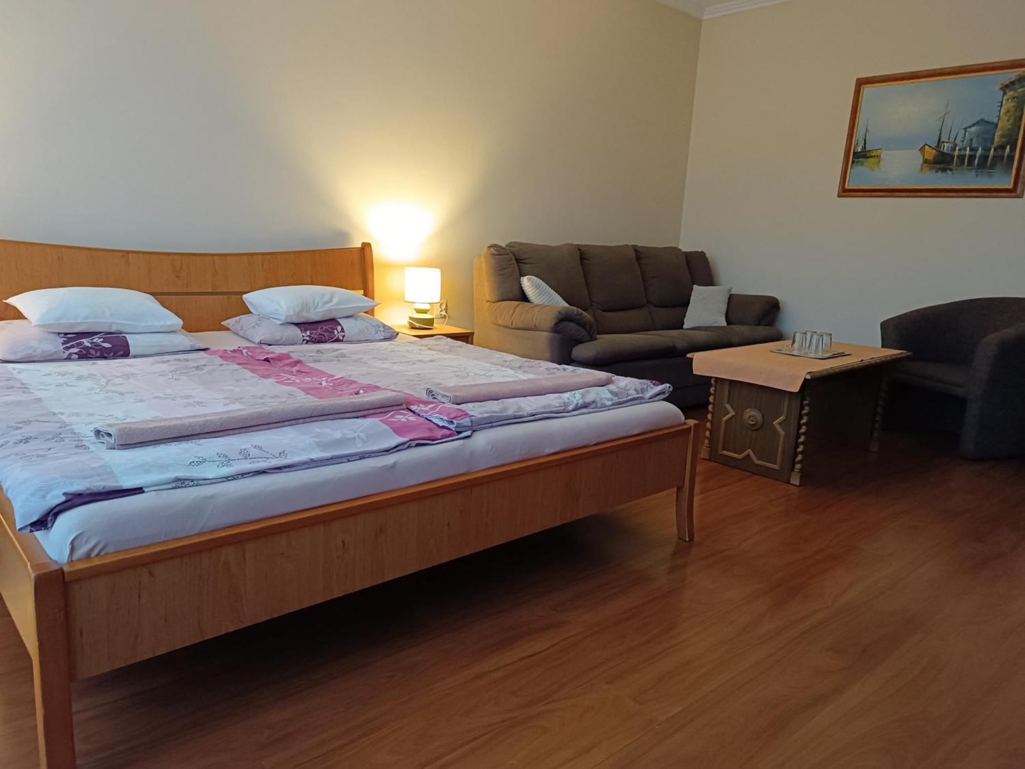 Bed and breakfast Szilvia Panzio Gyomaendrőd Extérieur photo