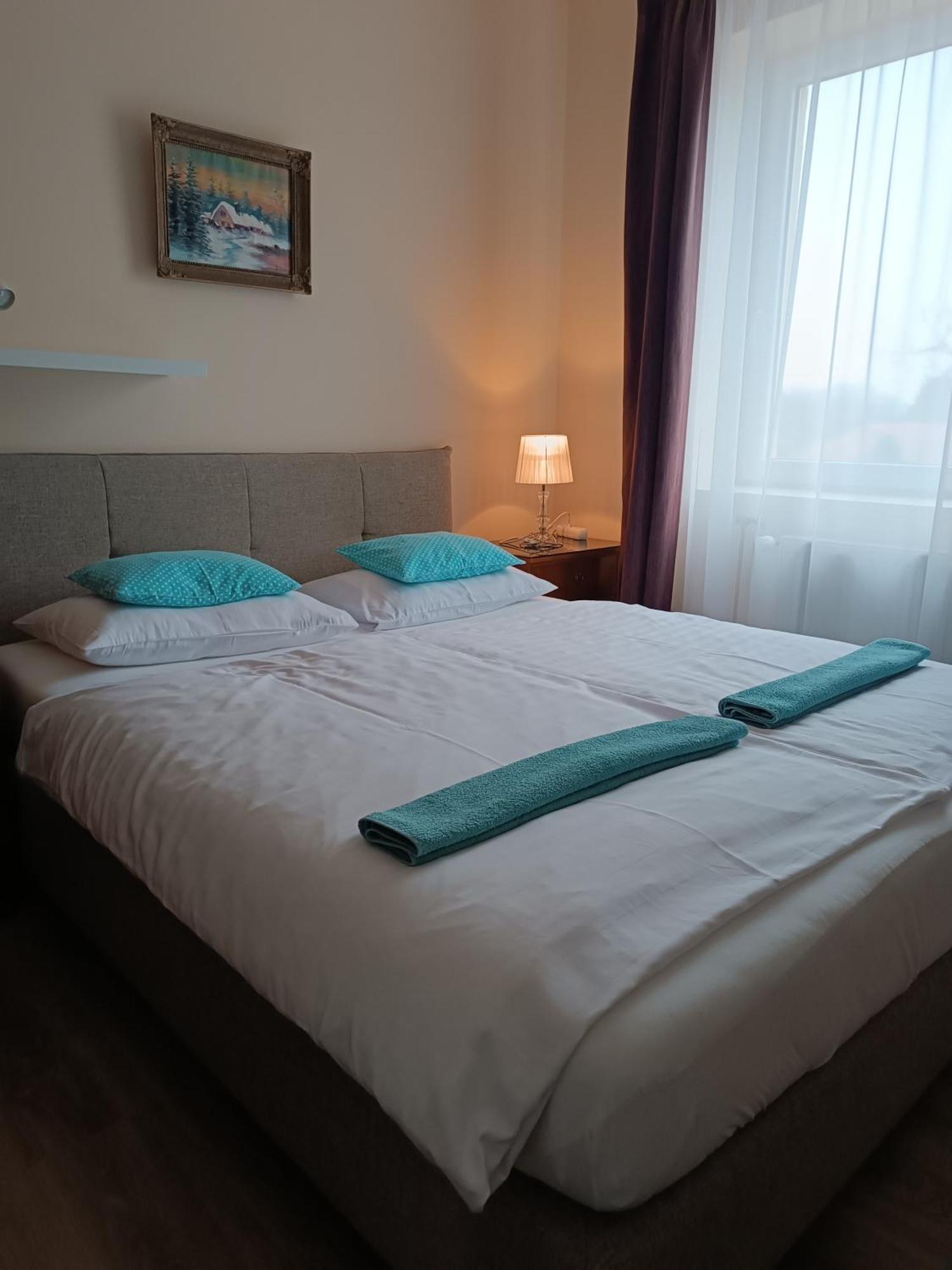 Bed and breakfast Szilvia Panzio Gyomaendrőd Extérieur photo