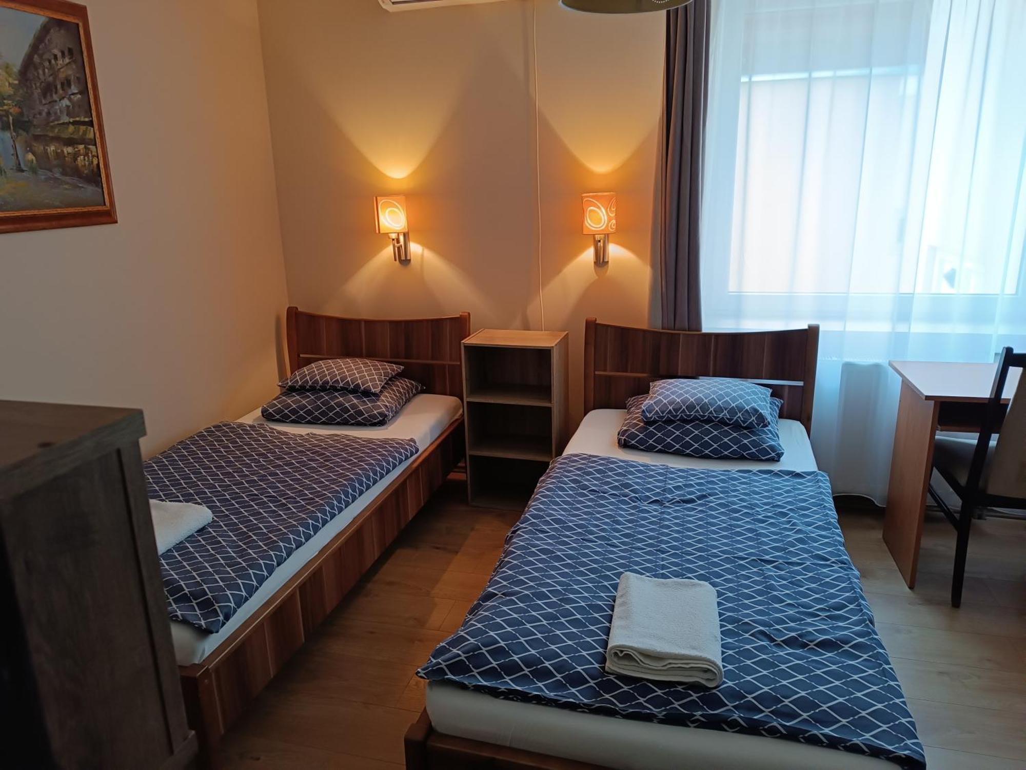 Bed and breakfast Szilvia Panzio Gyomaendrőd Extérieur photo